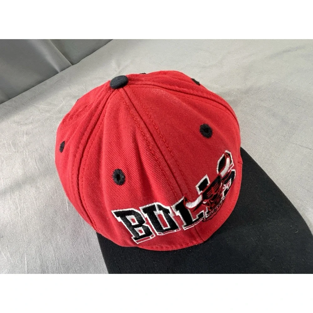 Vintage 90's Adidas Chicago Bulls Hardwood Classic SnapBack Hat Basketball NBA